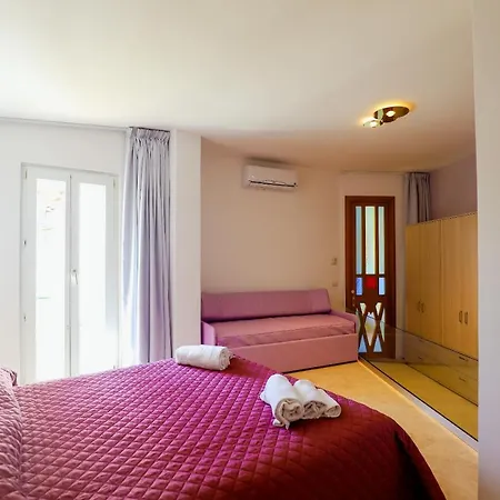 بيت ضيافة Le Dome نابولي